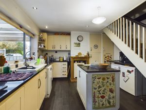 Kitchen- click for photo gallery